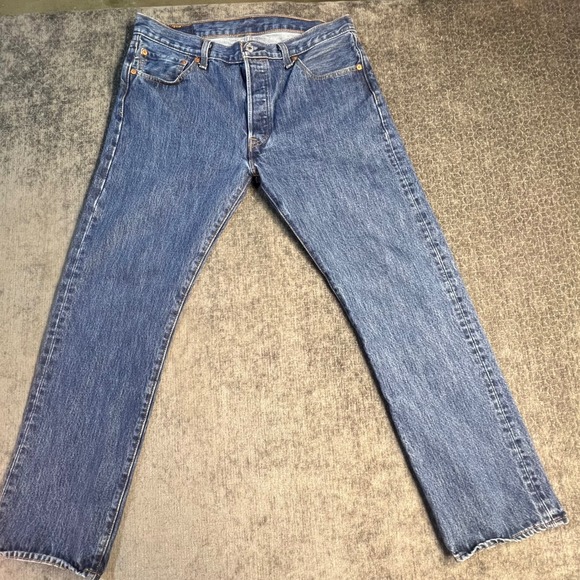 Levi Strauss 501 Jeans Mens W35 L30 Button Fly Blue Denim Straight Leg - Picture 10 of 10